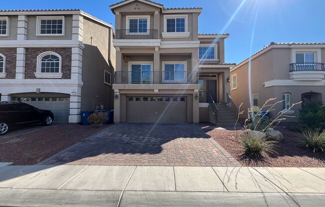 Tri-level Home with 4 Bedrooms 3.5 Bathrooms in Desirable Southwest!