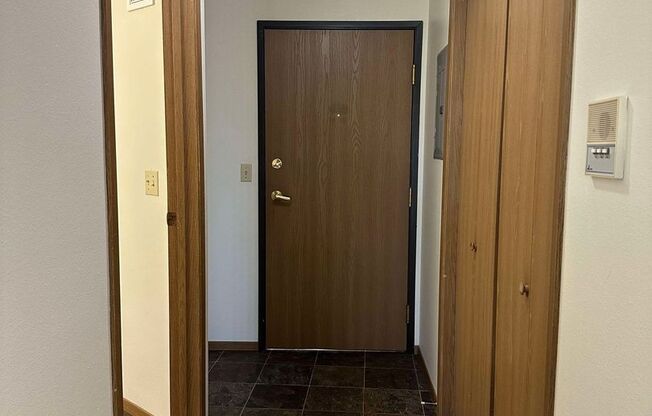 2 beds, 2 baths, $1,075, Unit 1704-205