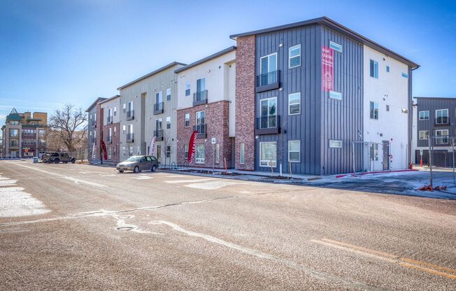 1 bed, 1 bath, 586 sqft, $1,999, Unit 810 #107