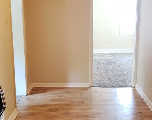 1 bed, 1 bath, 800 sqft, $1,000, Unit A