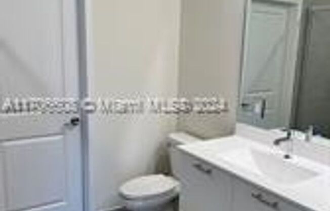 3 beds, 2 baths, $3,200, Unit 10270 NW 66th St appt 107 (A11706608)