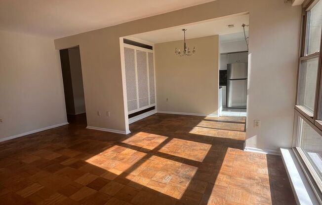 Charming 2 BR/1.5 BA Condo in Silver Spring!