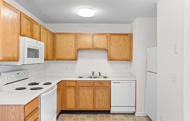2 beds, 2 baths, 1,080 sqft, $1,300, Unit 4L
