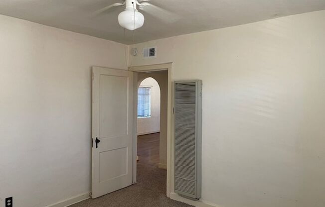 2 beds, 1 bath, $1,150