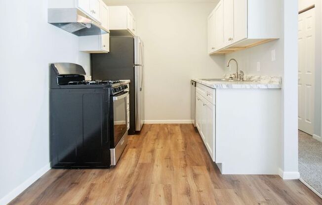 1 bed, 1 bath, 700 sqft, $1,240, Unit 116