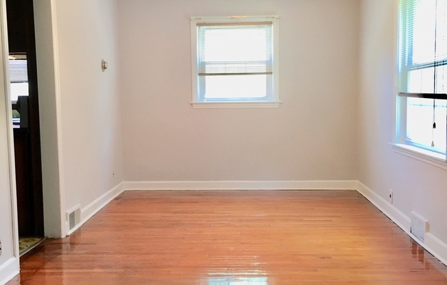 Lovely 3-Bedroom Townhouse in Drexel Hill! Available mid-August!
