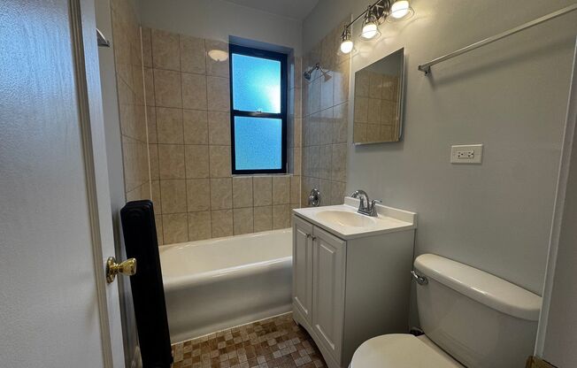 Studio, 1 bath, 450 sqft, $1,375, Unit 206