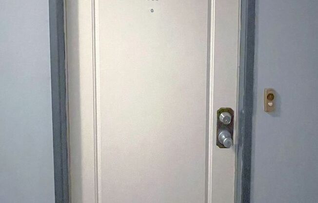 718 N. Monterey Apts