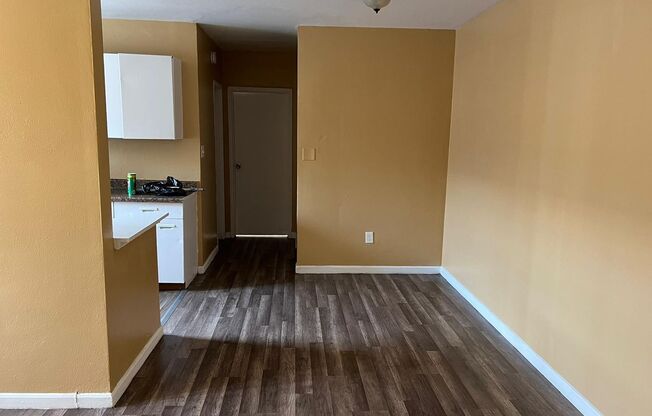 1 bed, 1 bath, 525 sqft, $700