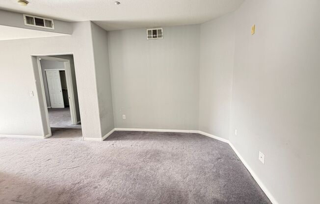 2 beds, 2 baths, $1,595, Unit UNIT 1021