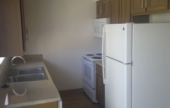 2 beds, 1.5 baths, 1,032 sqft, $1,800, Unit 7E