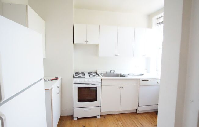 1 bed, 1 bath, 600 sqft, $1,350