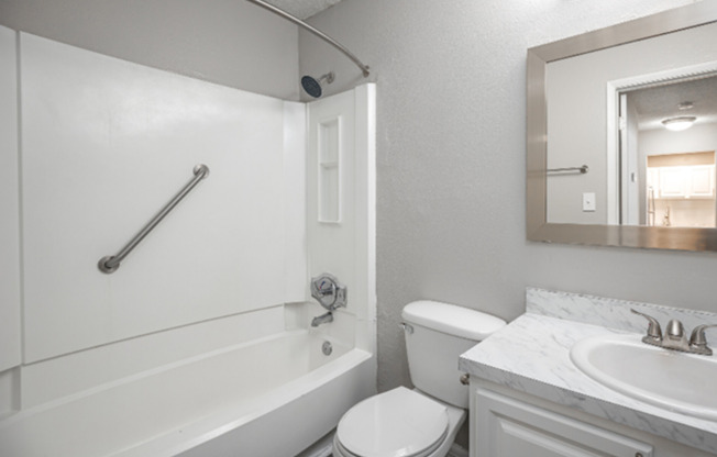 1 bed, 1 bath, 800 sqft, $1,260, Unit 1977F