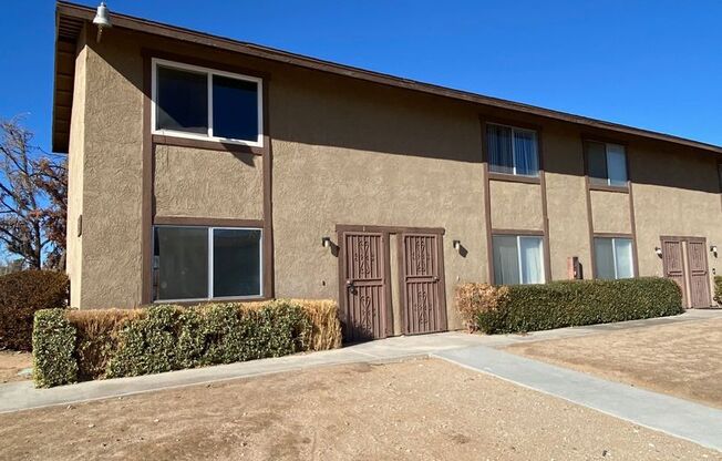 2 beds, 1.5 baths, $1,400, Unit 1