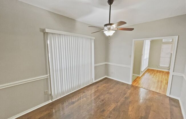 Charming 3 Bed, 2 Bath Home in Prime Fort Worth Location – Tranquil Living with City Convenience!