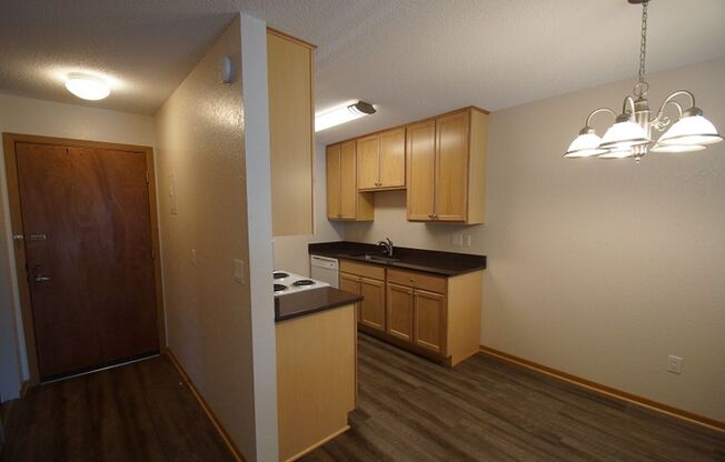 1 bed, 1 bath, 780 sqft, $1,374, Unit 220