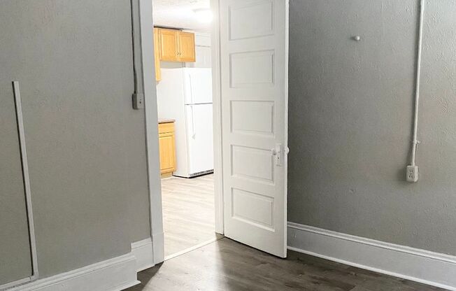 1 bed, 1 bath, 370 sqft, $950, Unit Unit 11