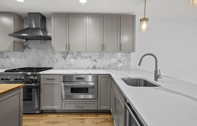 3 beds, 2.5 baths, 1,500 sqft, $5,000, Unit 506