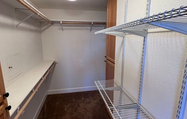 2 beds, 2 baths, $2,095, Unit # 326