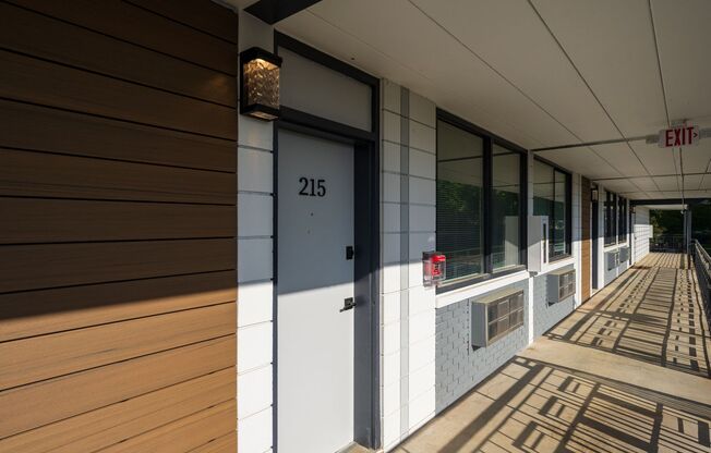 2 beds, 1 bath, 680 sqft, $1,295, Unit T215