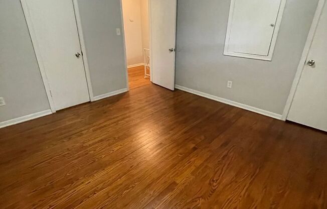 2 beds, 1 bath, $995