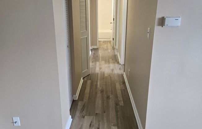 2 beds, 1 bath, 900 sqft, $940, Unit 92