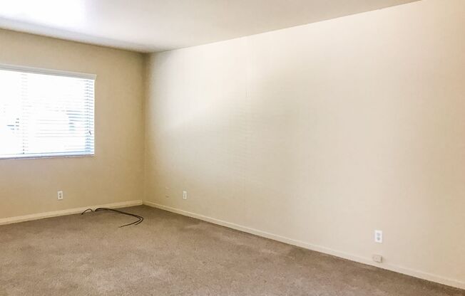 2 beds, 1 bath, $2,200