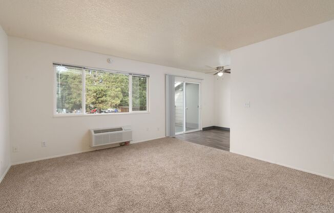 1 bed, 1 bath, 674 sqft, $1,350, Unit 858