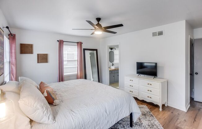Charming Apt near Savannah's Historic District! Unit 2