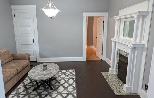 617 E Main St