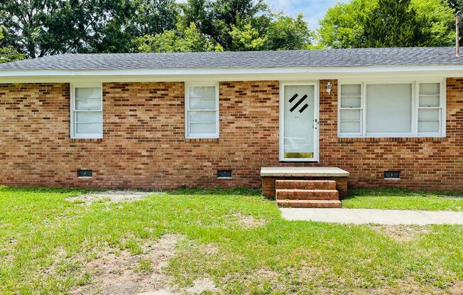 ADORABLE BRICK RANCH IN LAGRANGE  *3 BR, 1 BA* NEWLY RENOVATED