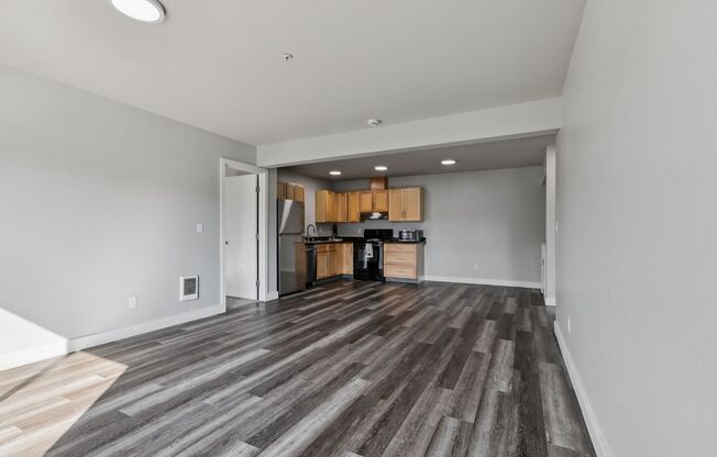 2 beds, 2 baths, 951 sqft, $1,795, Unit 901-2F
