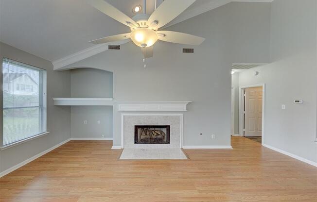 9034 EAGLECOVE DR
