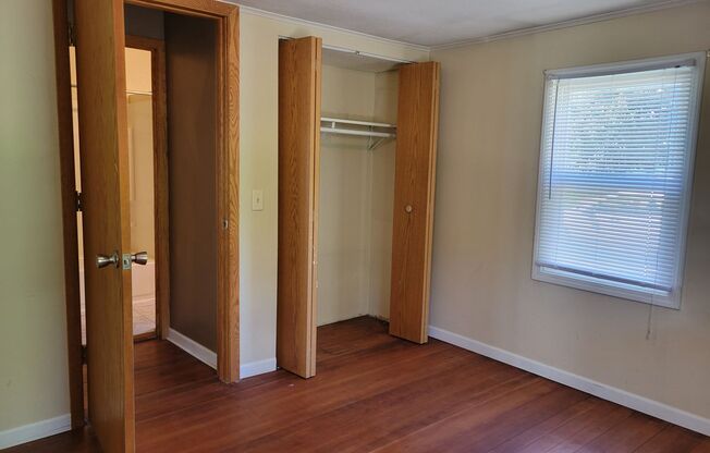 2 beds, 1 bath, $1,375