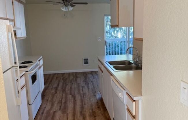 2 beds, 2 baths, 1,100 sqft, $1,525, Unit 183-114