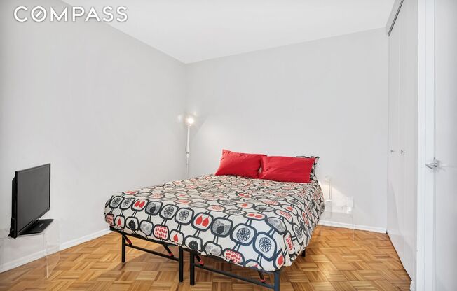 155 W 70 ST