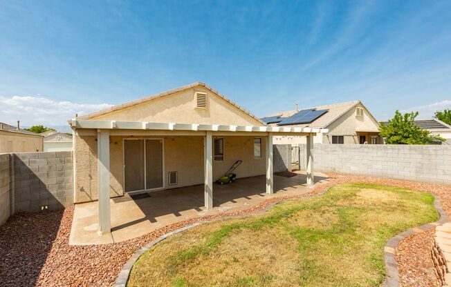 Single story 3 bedroom home in a lovely NW community