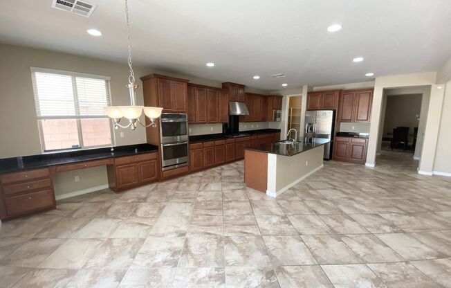 4/BD 3.5/BA Spacious Home in Gated Community – Media Room, Loft & More!