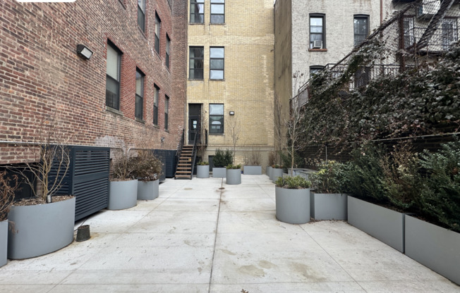 180 Bainbridge St #201L