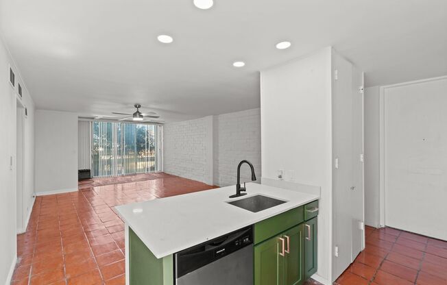 Four Oaks Apartments