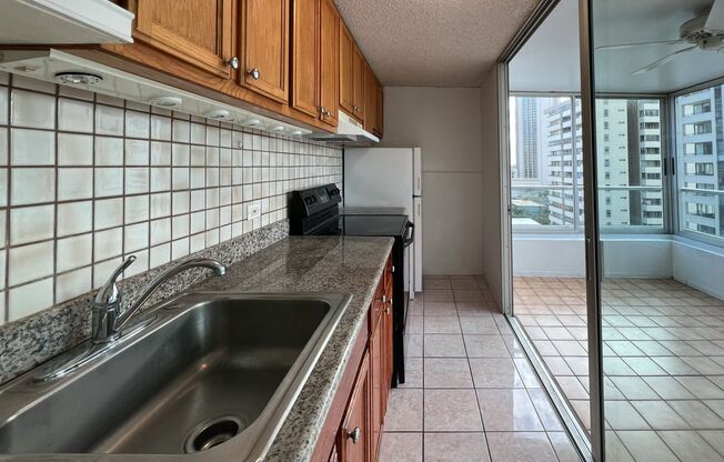 1BD/BA at Waikiki Townhouse. Spacious, great views.