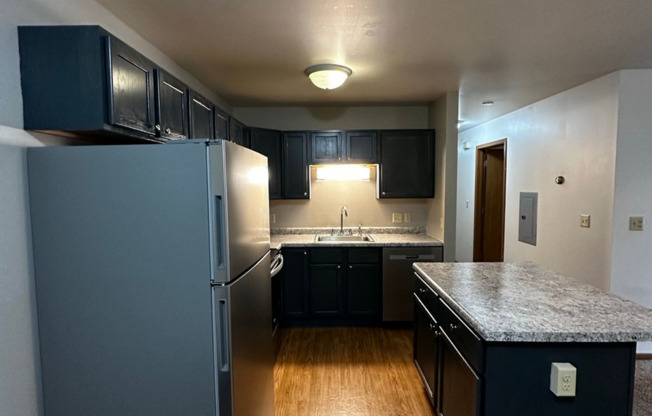 4 beds, 1 bath, 1,000 sqft, $1,400