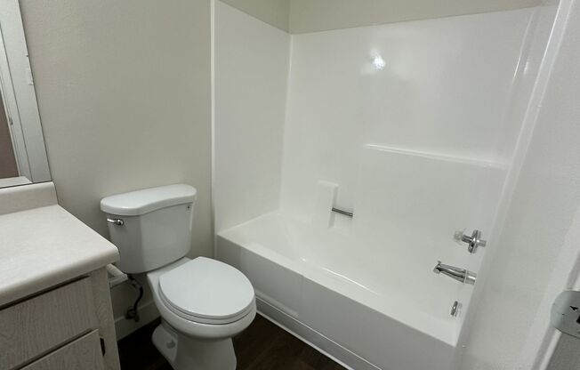 2 beds, 2 baths, 881 sqft, $1,700, Unit 228