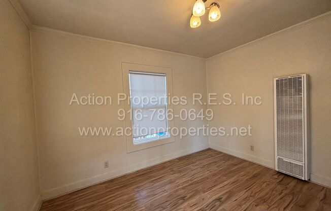 Updated Cottage - Downtown Roseville - 1 Bed, 1 Bath - Private Yard!