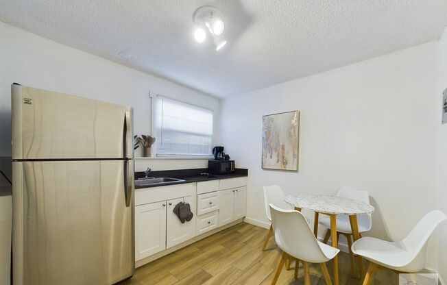 Rufina Street Apartments - 3226