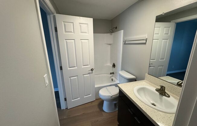 2 beds, 1.5 baths, 866 sqft, $2,850, Unit 811Q4