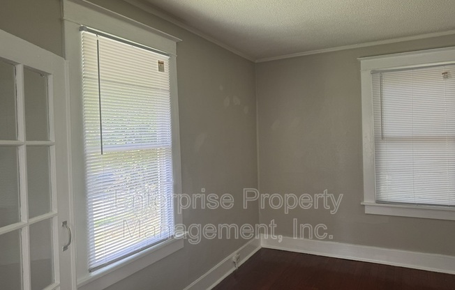 2 beds, 1 bath, $1,150