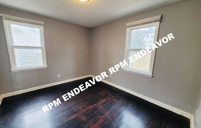 2 beds, 1 bath, $1,375