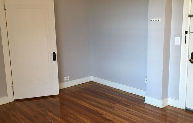 Studio, 1 bath, 315 sqft, $950, Unit 5F