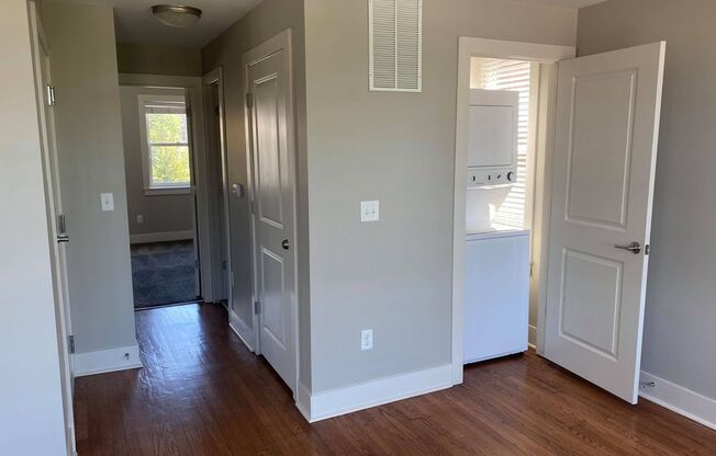2 beds, 2 baths, 950 sqft, $1,375, Unit B-201